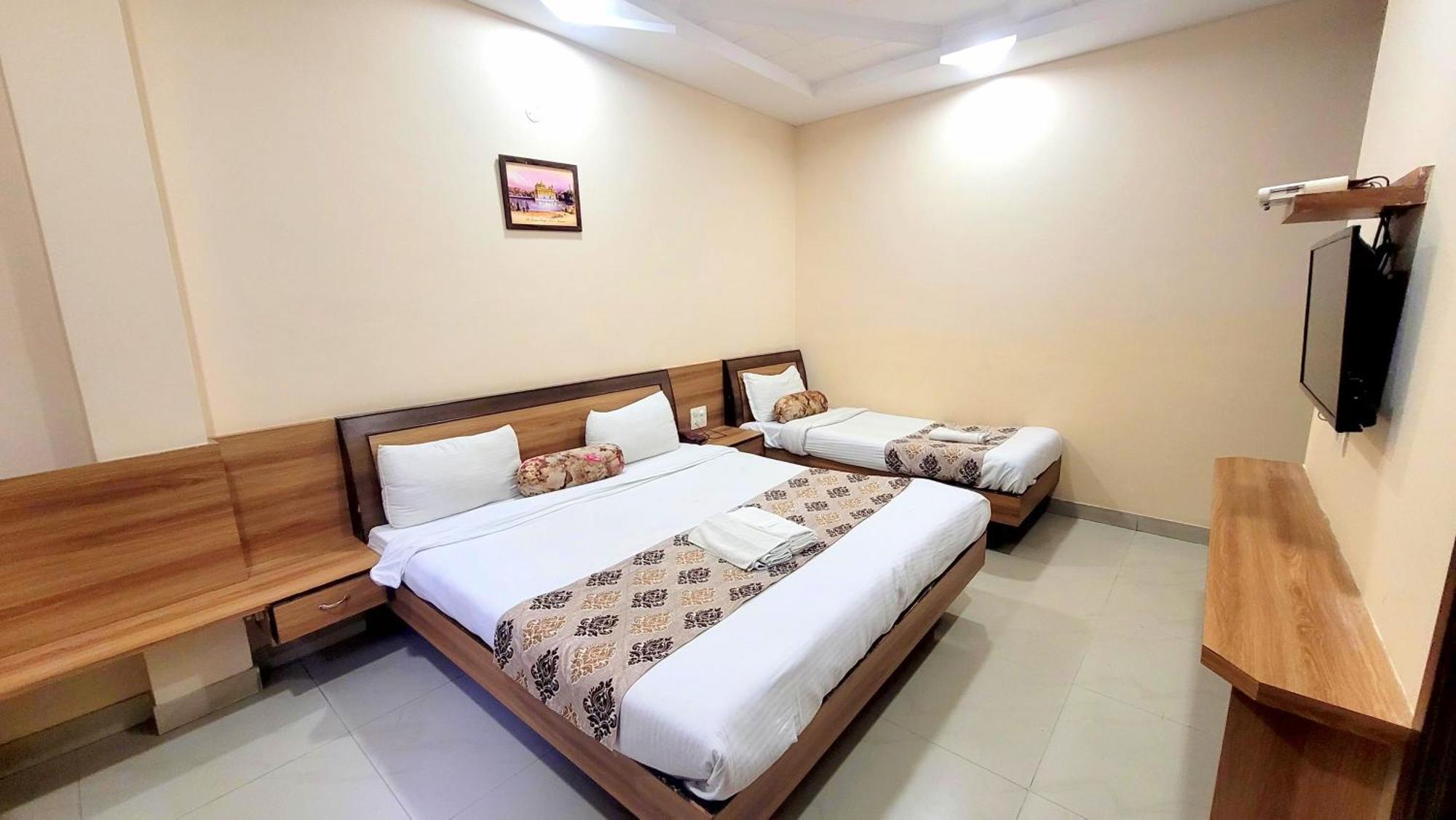 Hotel Sakhi Inn By Urban Galaxy Amritsar Luaran gambar